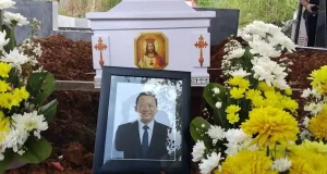 ‘Bagai Mimpi Tapi Ini Nyata’ Tangis Pilu Iringi Pemakaman Korban Perampokan di Palembang