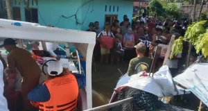 Dishub Langkat Tempur Jalur Sungai dan Laut Salurkan Bantuan ke Desa Pematang Cengal Tanjung Pura