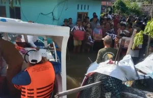 Dishub Langkat Tempur Jalur Sungai dan Laut Salurkan Bantuan ke Desa Pematang Cengal Tanjung Pura