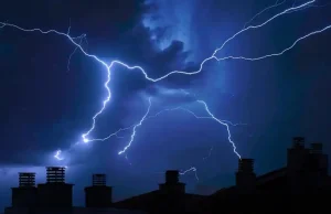 BMKG NTT Minta Warga Matikan Alat Elektronik dan Komunikasi Saat Musim Hujan