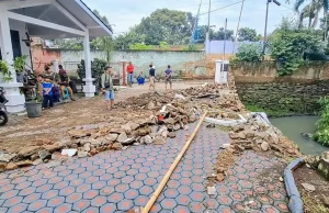 Detik-detik Tanggul Jebol di Margaasih Bandung: Rumah Terendam dan 2 Mobil Hanyut