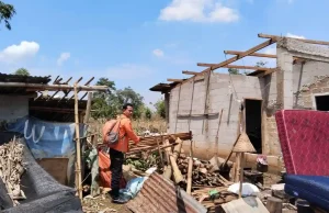 Diterjang Hujan Deras dan Angin Kencang, 10 Rumah Warga di Rumpin Bogor Rusak
